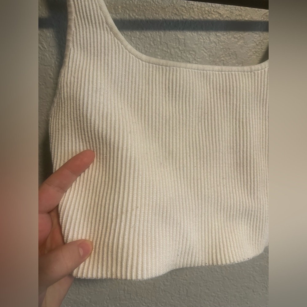 Aritzia babaton sculpt knit tank - Picture 4 of 6
